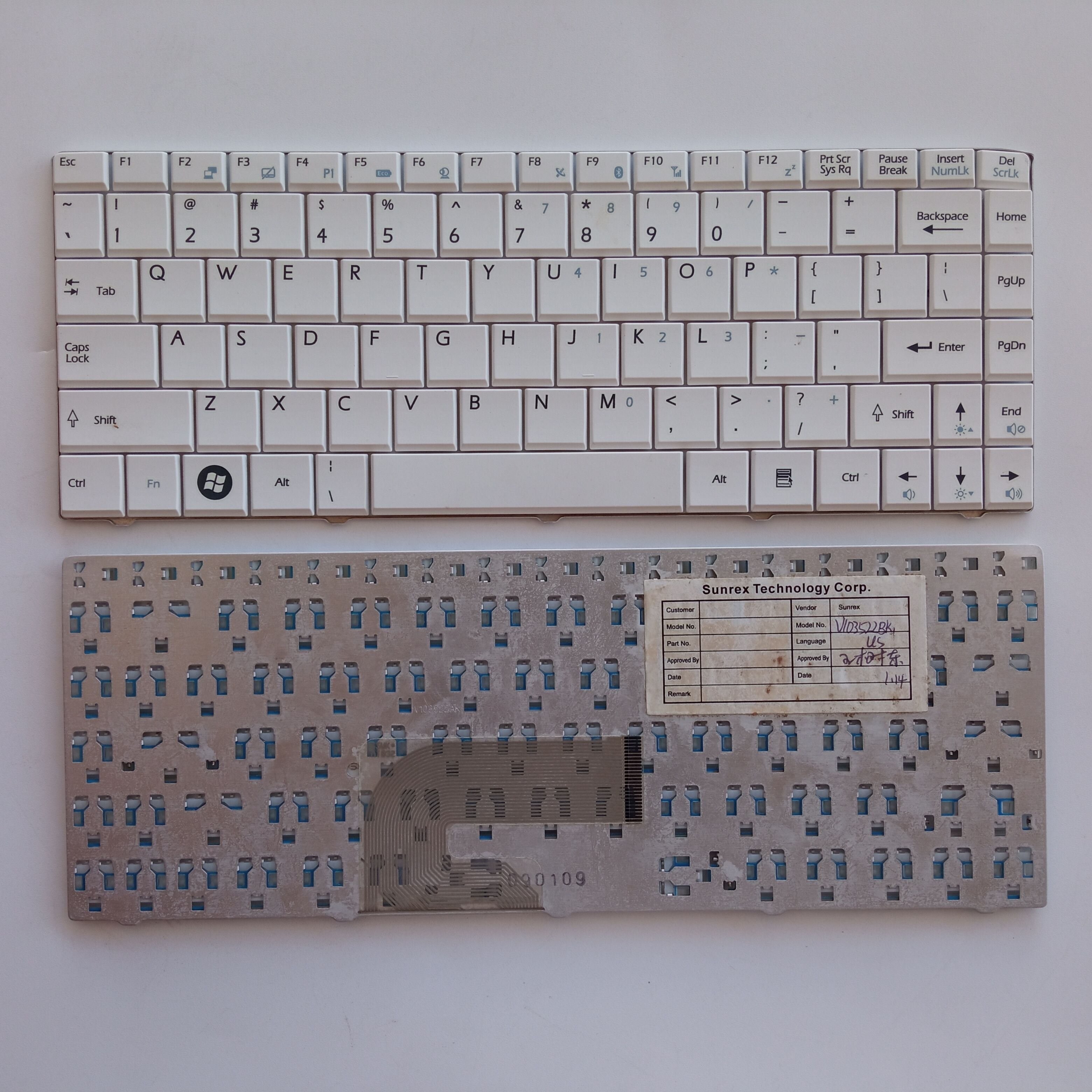 Picture of New Replacement Laptop Keyboard For MSI CR400 WHITE US Layout